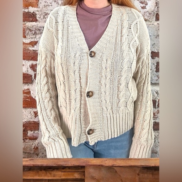 Glam Brand M Cream Cable Knit sweater - Picture 1 of 9